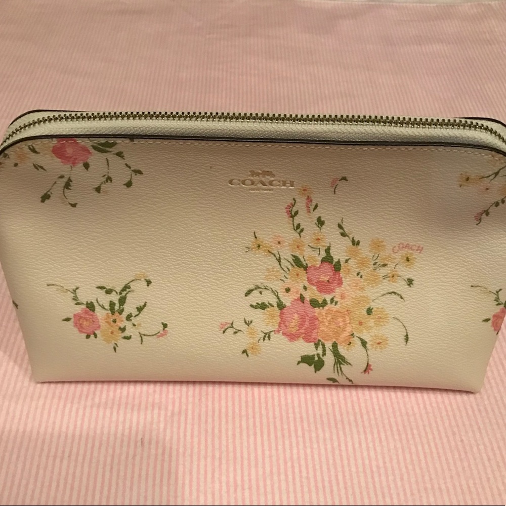 👛👛Brand New Coach Makeup Bag👛👛